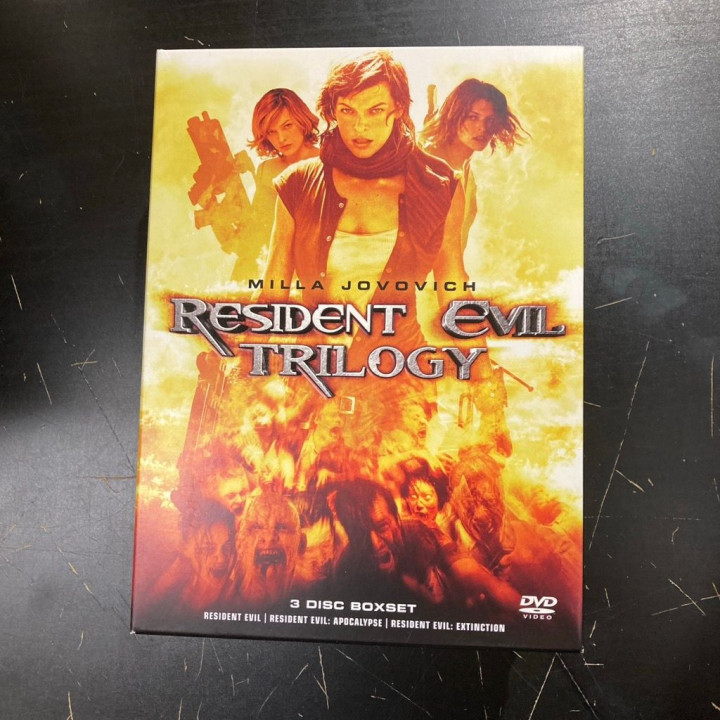 Resident Evil Trilogy 3DVD (VG-M-/VG+) -toiminta/sci-fi-